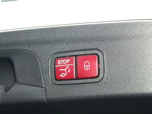 Used 2023 Mercedes-Benz GLE 350 4MATIC w/ AMG Line Exterior image 13