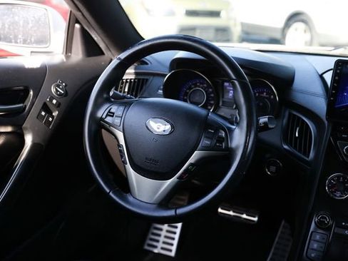 Used 2013 Hyundai Genesis 3.8 image 30