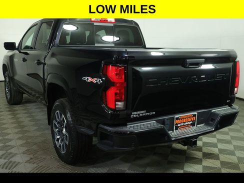 Used 2023 Chevrolet Colorado LT w/ LT Convenience Package III image 6