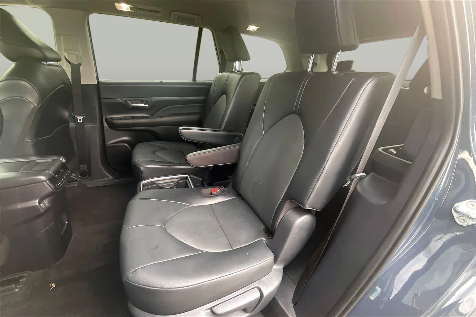 Used 2026 Toyota Grand Highlander AWD image 19