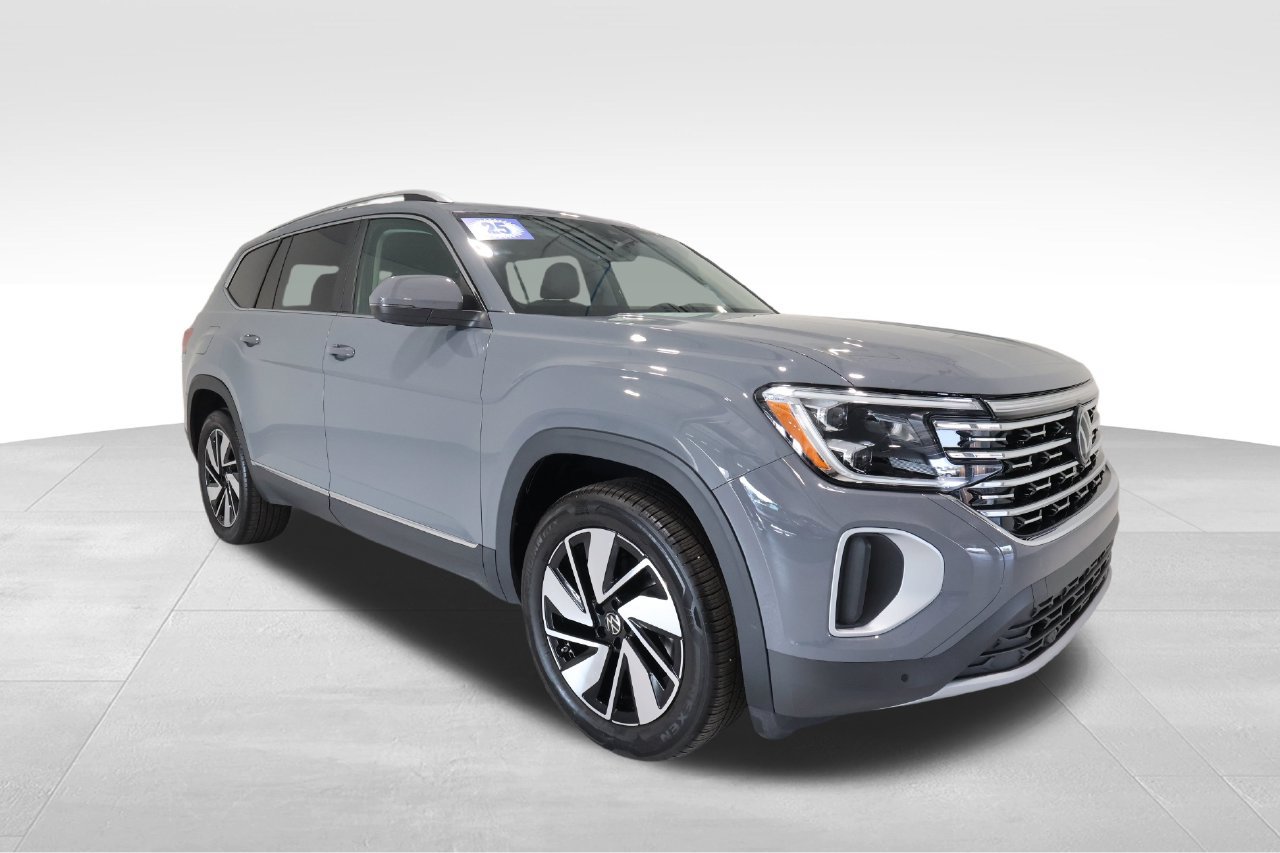 Used 2025 Volkswagen Atlas SEL AWD/4WD image 6