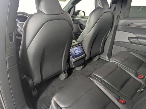 Used 2024 Tesla Model X image 28