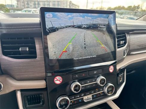 Certified 2024 Ford Expedition Limited image 28