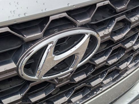 Used 2019 Hyundai Santa Fe AWD image 10