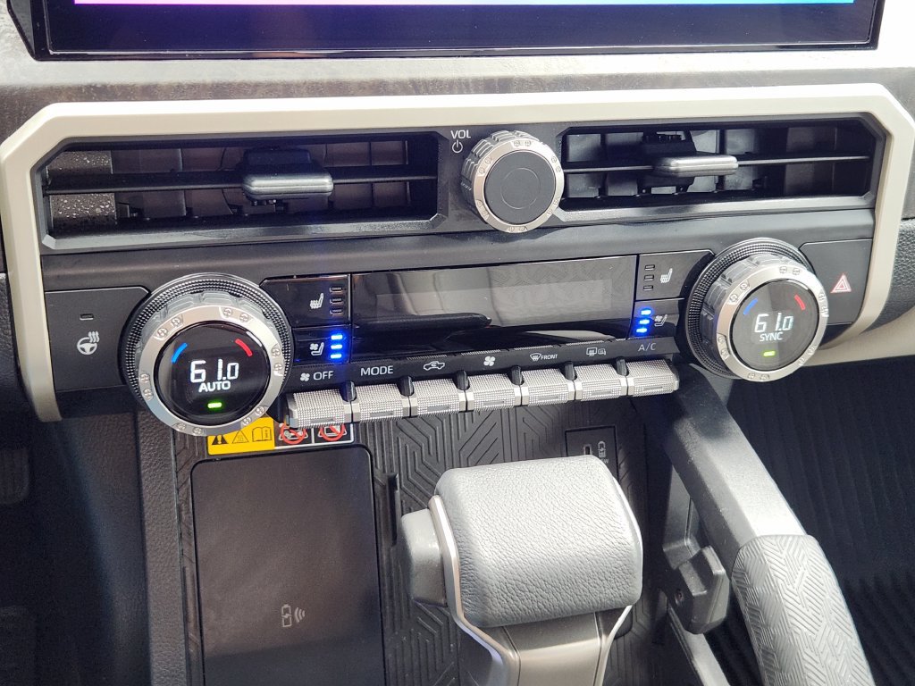 Certified 2025 Toyota Tacoma Limited AWD/4WD image 22