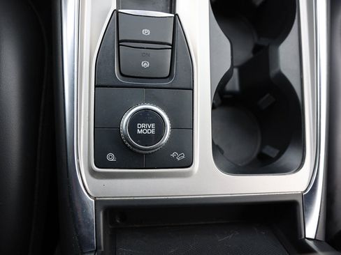 Used 2022 Ford Explorer XLT w/ Equipment Group 202A image 36