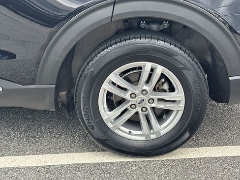 Certified 2022 Ford Explorer XLT w/ Equipment Group 202A image 22