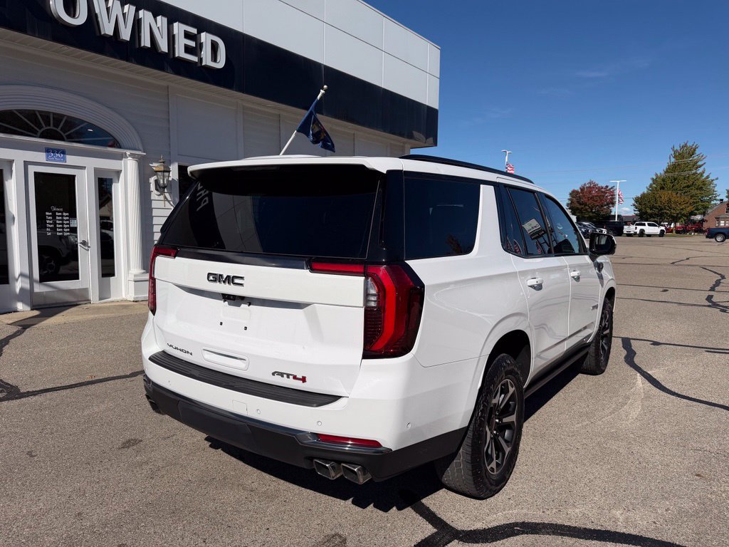Used 2025 GMC Yukon AT4 w/ AT4 Premium Package AWD/4WD image 5