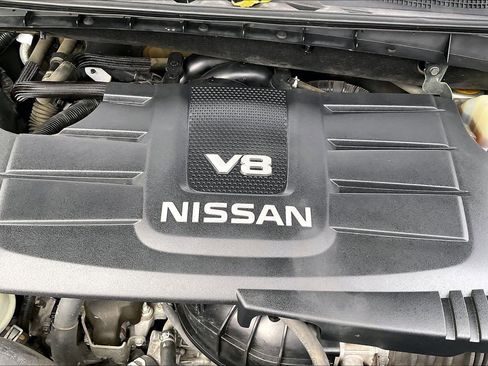 Used 2017 Nissan Titan SV image 29