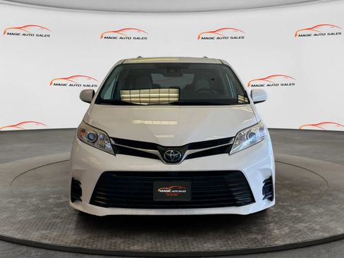 Used 2019 Toyota Sienna LE FWD image 38