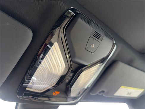 Used 2023 BMW 330i Sedan w/ Driving Assistance Package image 74