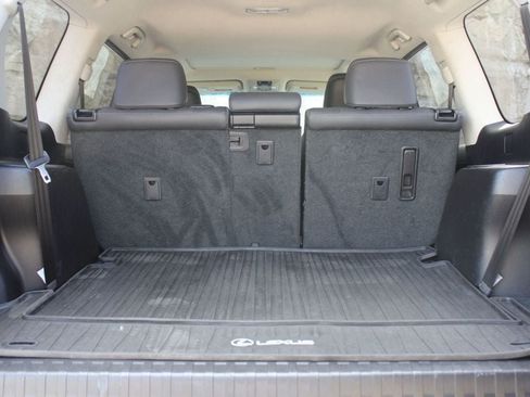 Used 2017 Lexus GX 460 AWD/4WD image 32
