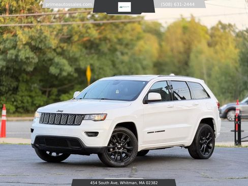 Used 2017 Jeep Grand Cherokee Altitude AWD/4WD image 1