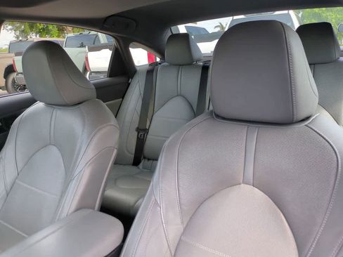 Used 2020 Toyota Avalon Limited w/ Advanced Safety Package FWD image 8