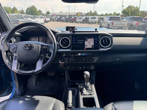 Used 2019 Toyota Tacoma TRD Off-Road AWD/4WD image 25