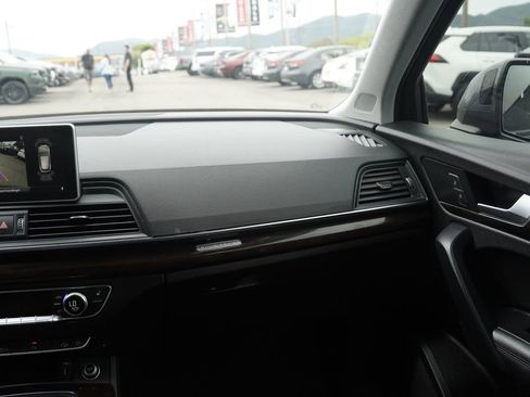 Used 2019 Audi Q5 2.0T Premium Plus w/ Premium Plus Package AWD/4WD image 25