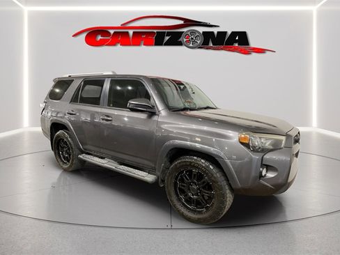 Used 2016 Toyota 4Runner SR5 image 2