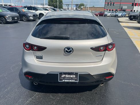 Used 2023 MAZDA MAZDA3 s FWD image 8