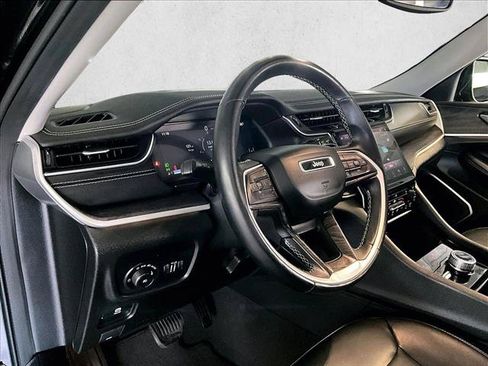 Used 2021 Jeep Grand Cherokee L Limited AWD/4WD image 14