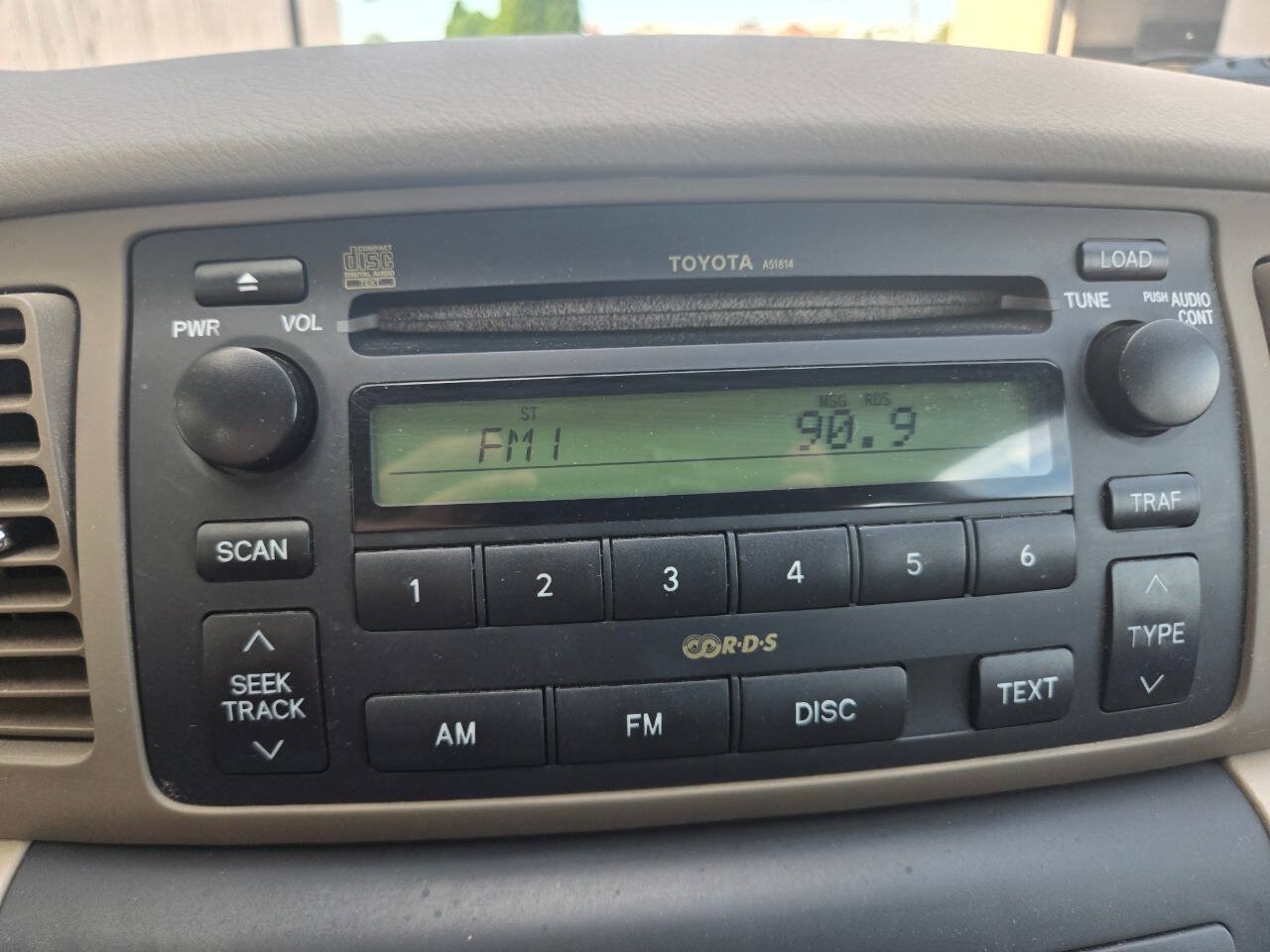 Used 2006 Toyota Corolla LE w/ Audio Value Pkg FWD image 18