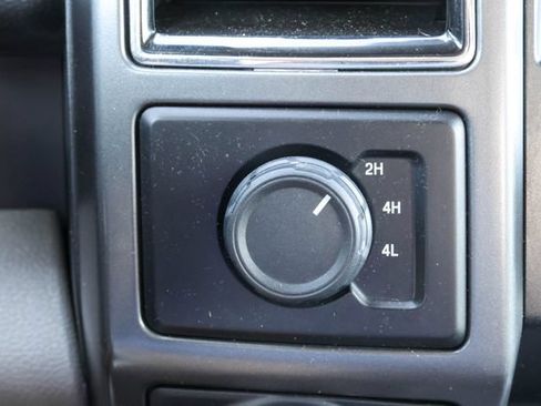 Used 2019 Ford F150 XLT w/ Equipment Group 302A Luxury AWD/4WD image 27