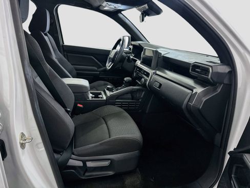 Used 2025 Toyota 4Runner SR5 AWD/4WD image 32