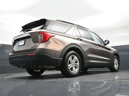 Used 2021 Ford Explorer XLT image 48