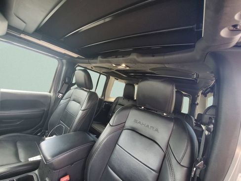 Used 2020 Jeep Wrangler Unlimited Sahara AWD/4WD image 20