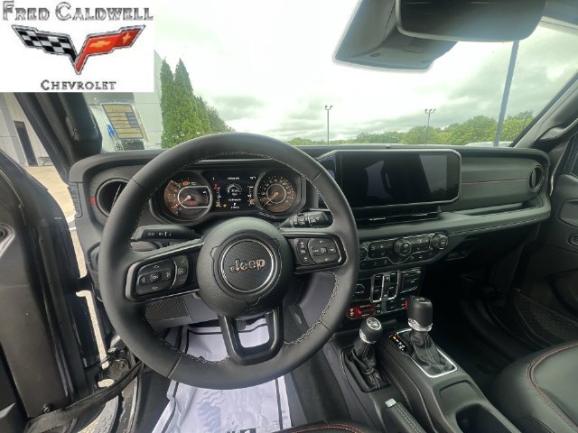 Used 2026 Jeep Wrangler Unlimited Rubicon AWD/4WD image 16