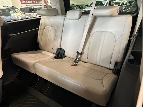 Used 2024 Ford Expedition Max Platinum AWD/4WD image 7