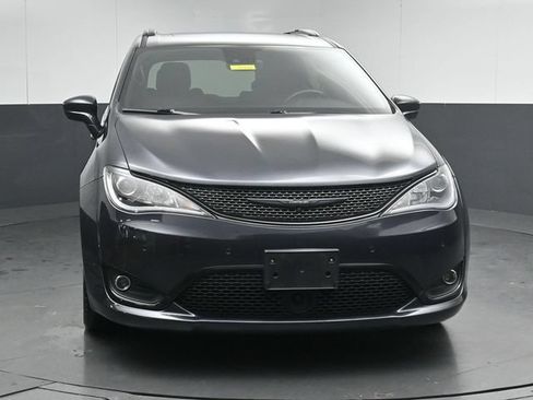 Used 2019 Chrysler Pacifica Touring-L Plus w/ Advanced Safetytec Group FWD image 2