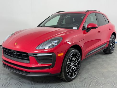 Certified 2026 Porsche Macan AWD/4WD image 1