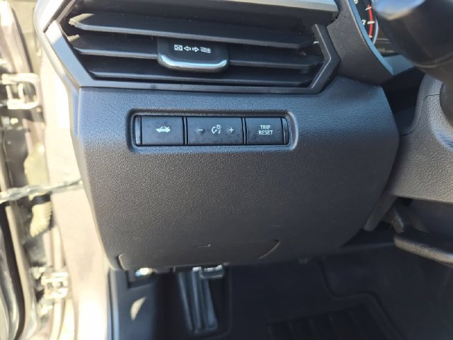 Used 2023 Nissan Altima 2.5 SV FWD image 14