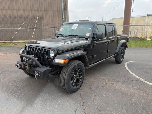 Used 2022 Jeep Gladiator Sport image 3