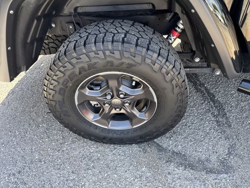Used 2021 Jeep Gladiator Rubicon AWD/4WD image 11