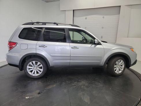 Used 2012 Subaru Forester 2.5X Premium AWD/4WD image 11