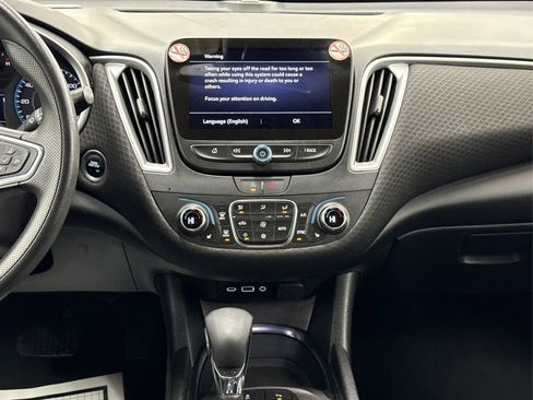 Used 2024 Chevrolet Malibu LT image 19