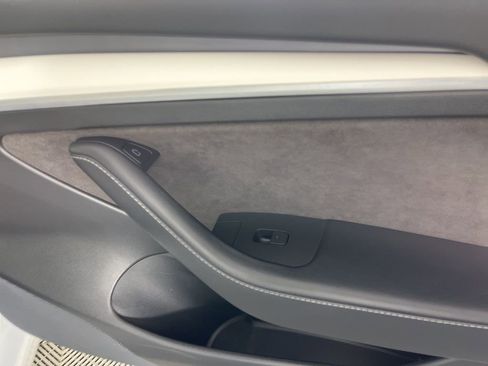 Used 2021 Tesla Model 3 Performance image 9