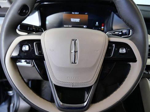 Used 2023 Lincoln Aviator AWD w/ Premium Package image 23