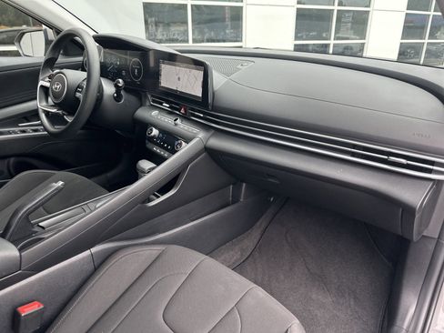 Used 2024 Hyundai Elantra SEL image 28