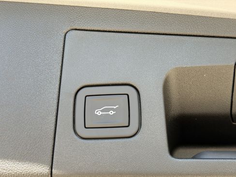 New 2026 Cadillac XT5 Luxury image 12