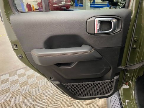 Used 2021 Jeep Gladiator Mojave w/ Cold Weather Group image 19