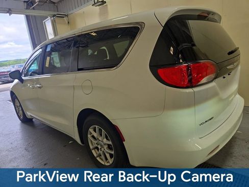 Used 2023 Chrysler Voyager LX FWD image 15