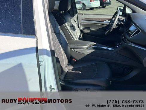 Used 2024 Buick Enclave Avenir image 30