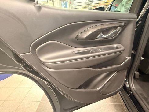 Used 2024 GMC Terrain SLT image 36