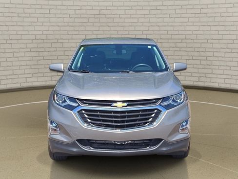 Used 2019 Chevrolet Equinox LT image 2