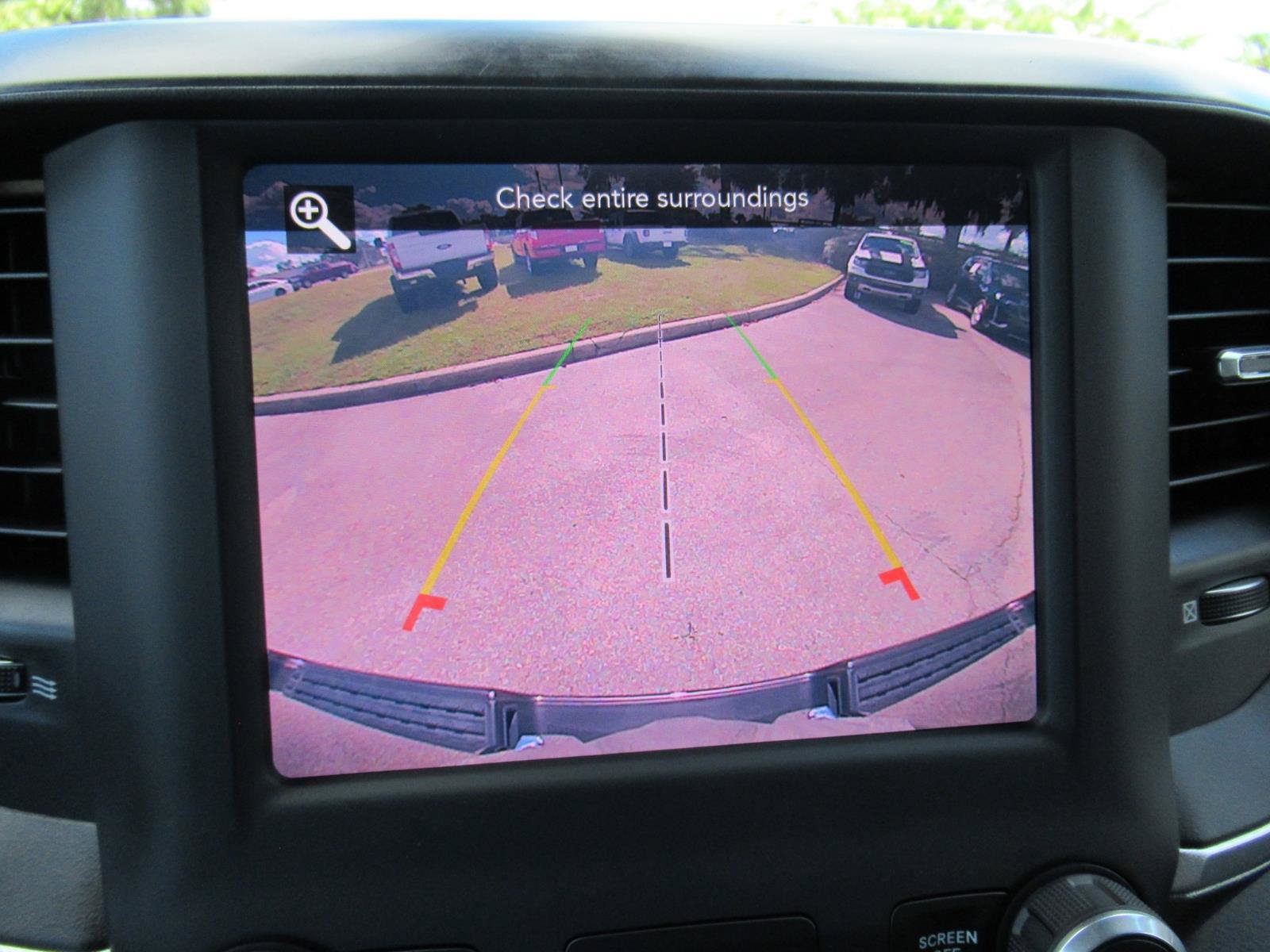 Used 2019 RAM 1500 4x4 Crew Cab image 28