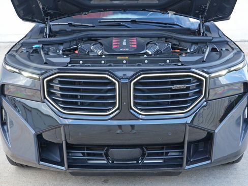 Used 2023 BMW XM AWD/4WD image 8