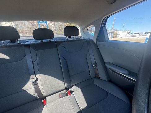 Used 2025 Kia K4 LXS image 36