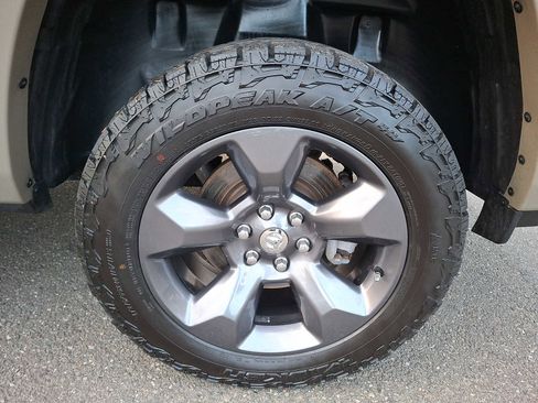 Used 2020 RAM 1500 Big Horn w/ Built-to-serve Edition image 6